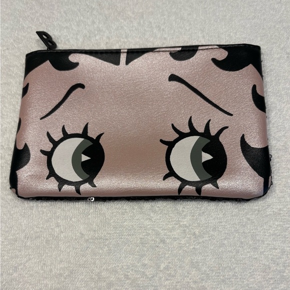 Adorable Iconic Betty Boop Ipsy Makeup Bag Limited Edition - Picture 1 of 8